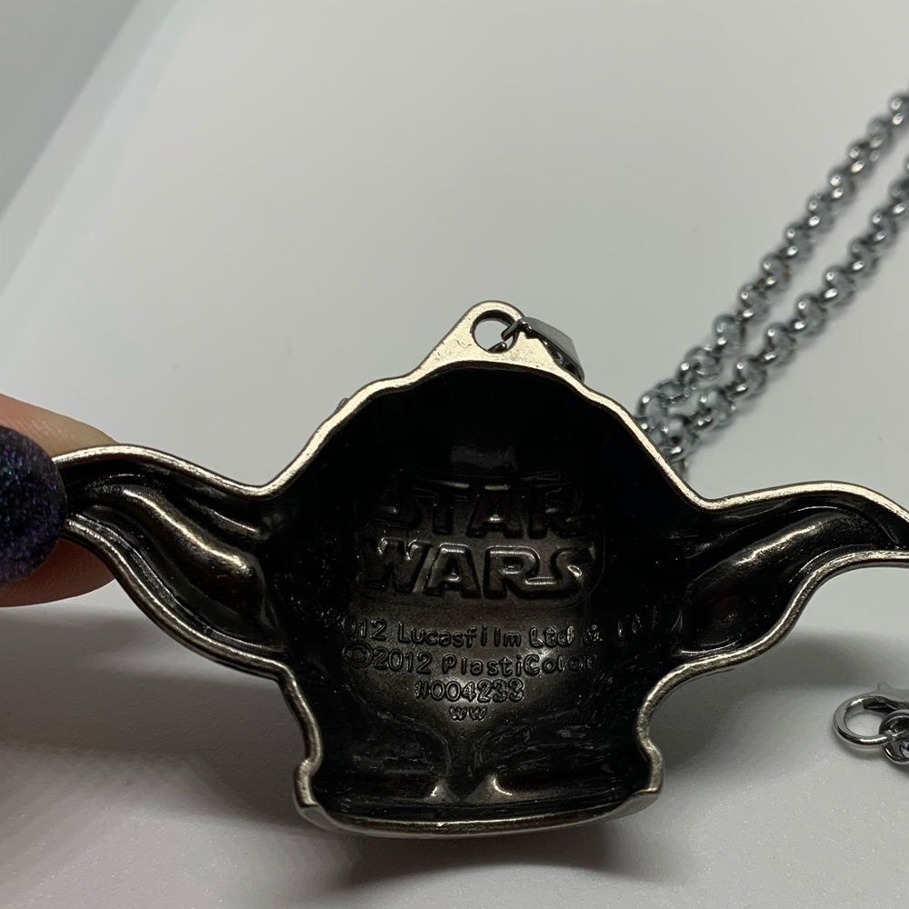 (D2) Star Wars Yoda Necklace - Picture 5 of 6